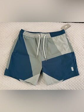 🆕 KITH Madison Shorts Cavan Medium Blue Grey Colorblock Nylon SS23 Stretch Gray